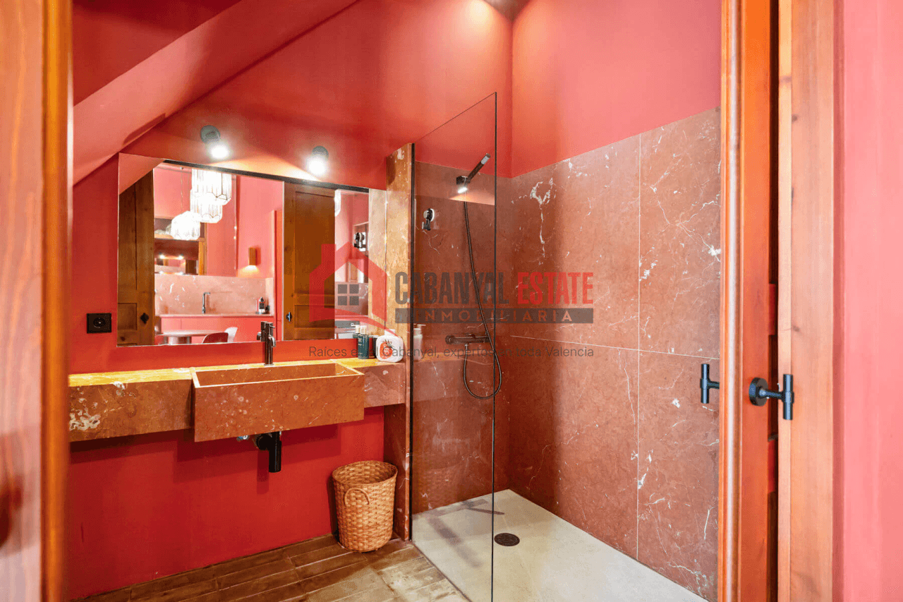 Diseño, historia y ubicación prime: joya reformada en el corazón del Cabanyal