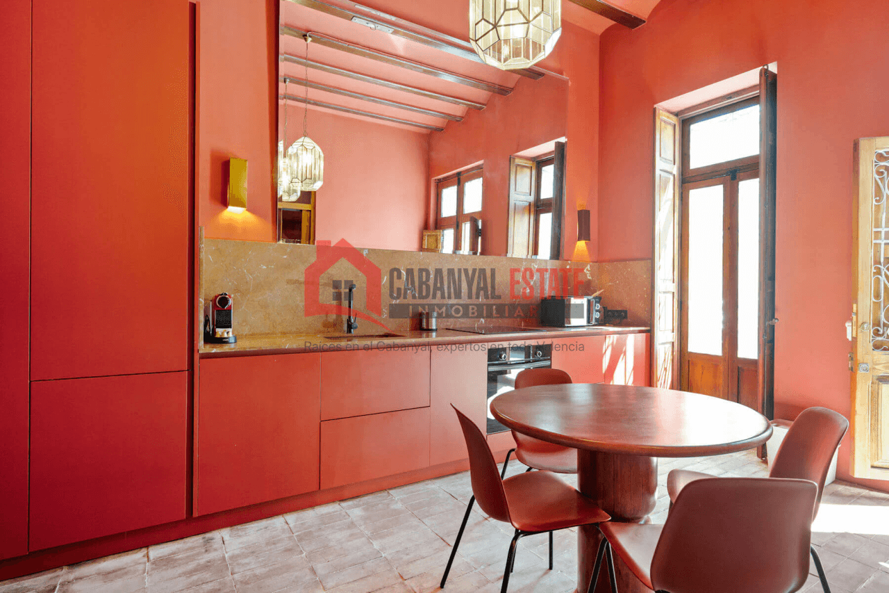 Diseño, historia y ubicación prime: joya reformada en el corazón del Cabanyal