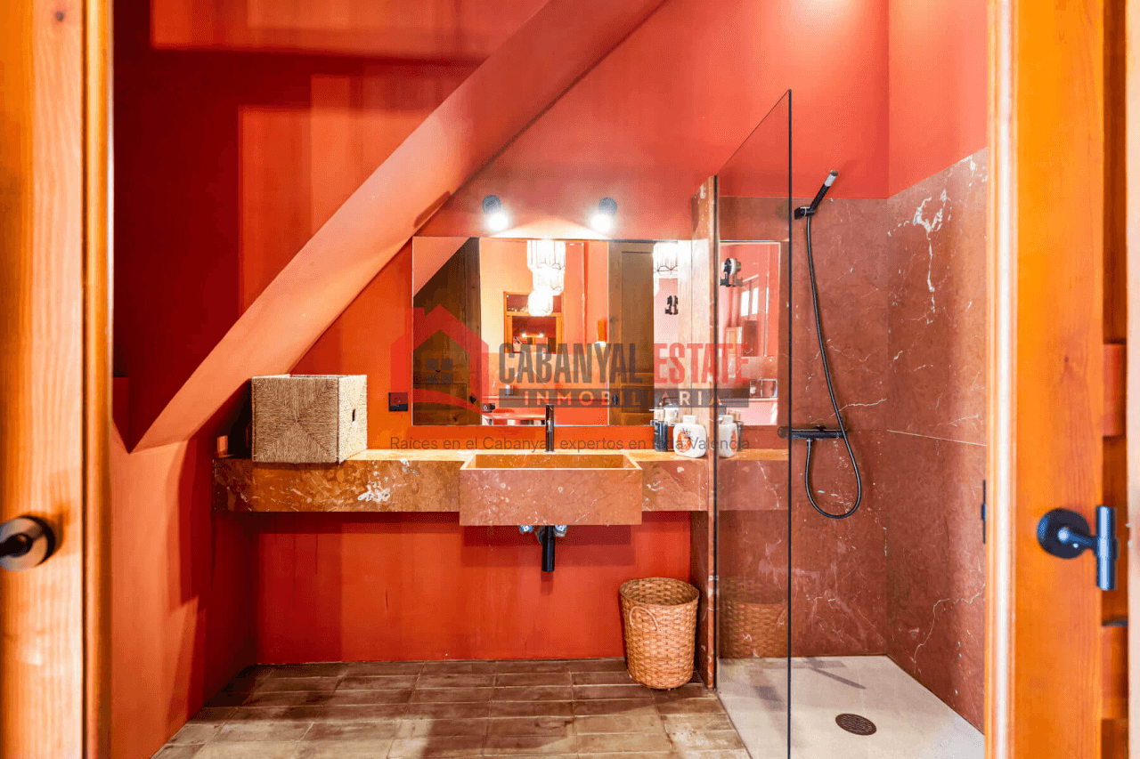 Diseño, historia y ubicación prime: joya reformada en el corazón del Cabanyal