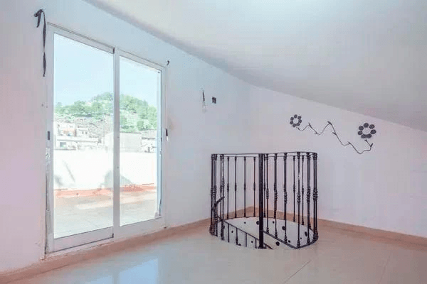Exclusividad y amplitud en el corazón de Lliria. 130 m² útiles. Terraza y vistas.