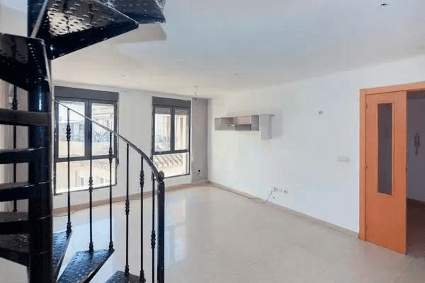 Exclusividad y amplitud en el corazón de Lliria. 130 m² útiles. Terraza y vistas.