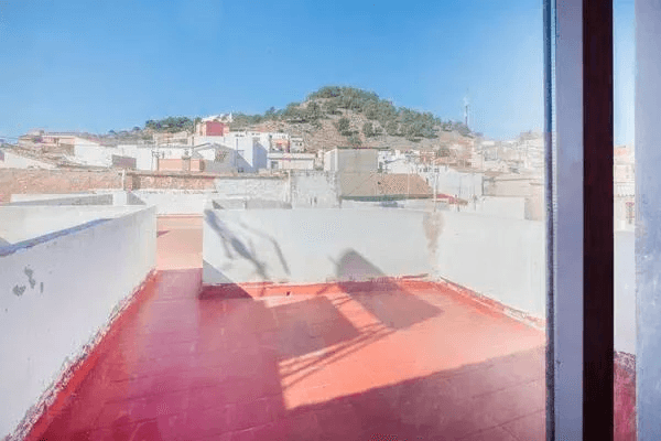 Exclusividad y amplitud en el corazón de Lliria. 130 m² útiles. Terraza y vistas.
