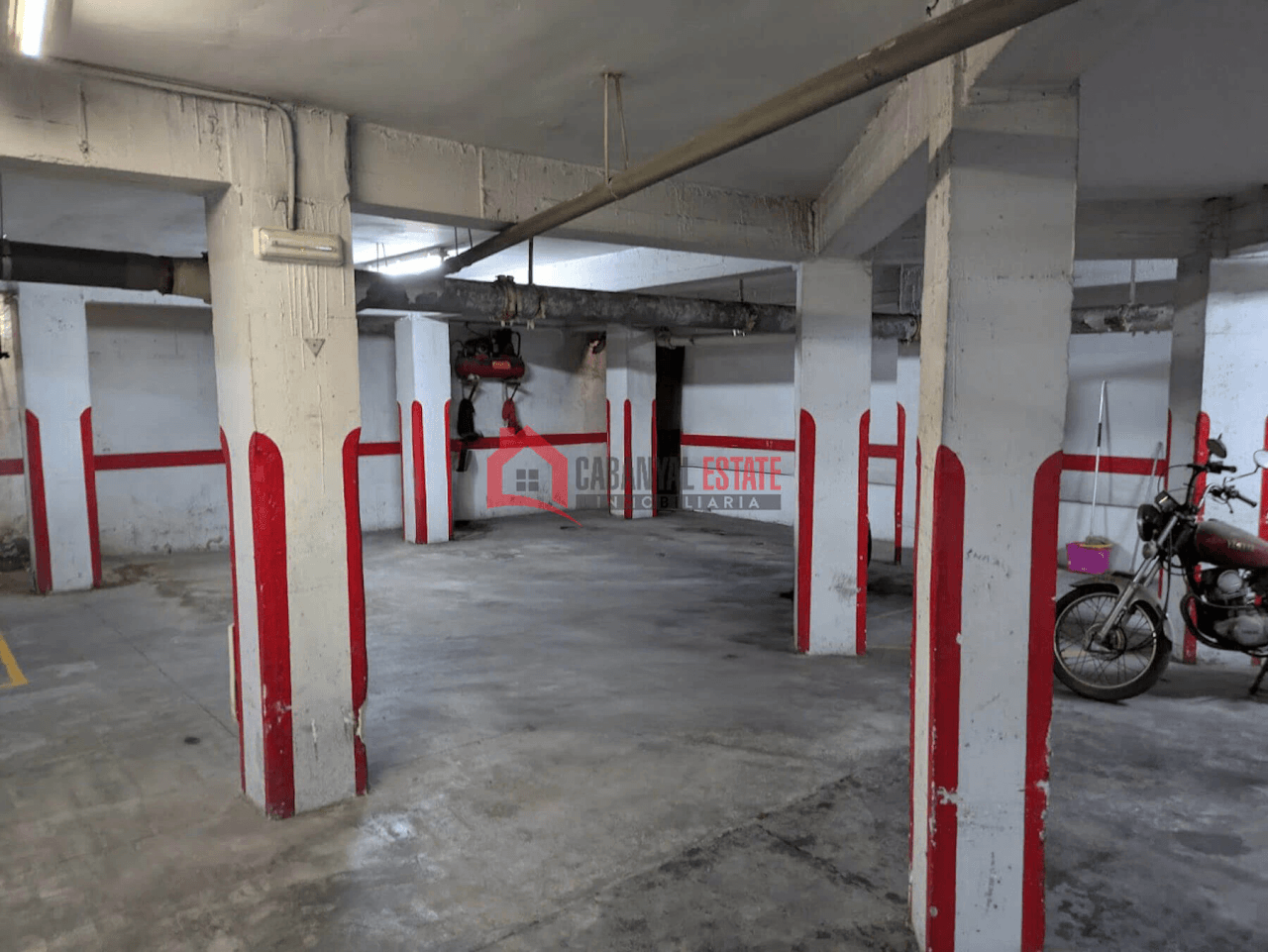 Piso frente al Parque del Oeste. Vistas despejadas, 4 hab. ¡Precio Negociable!