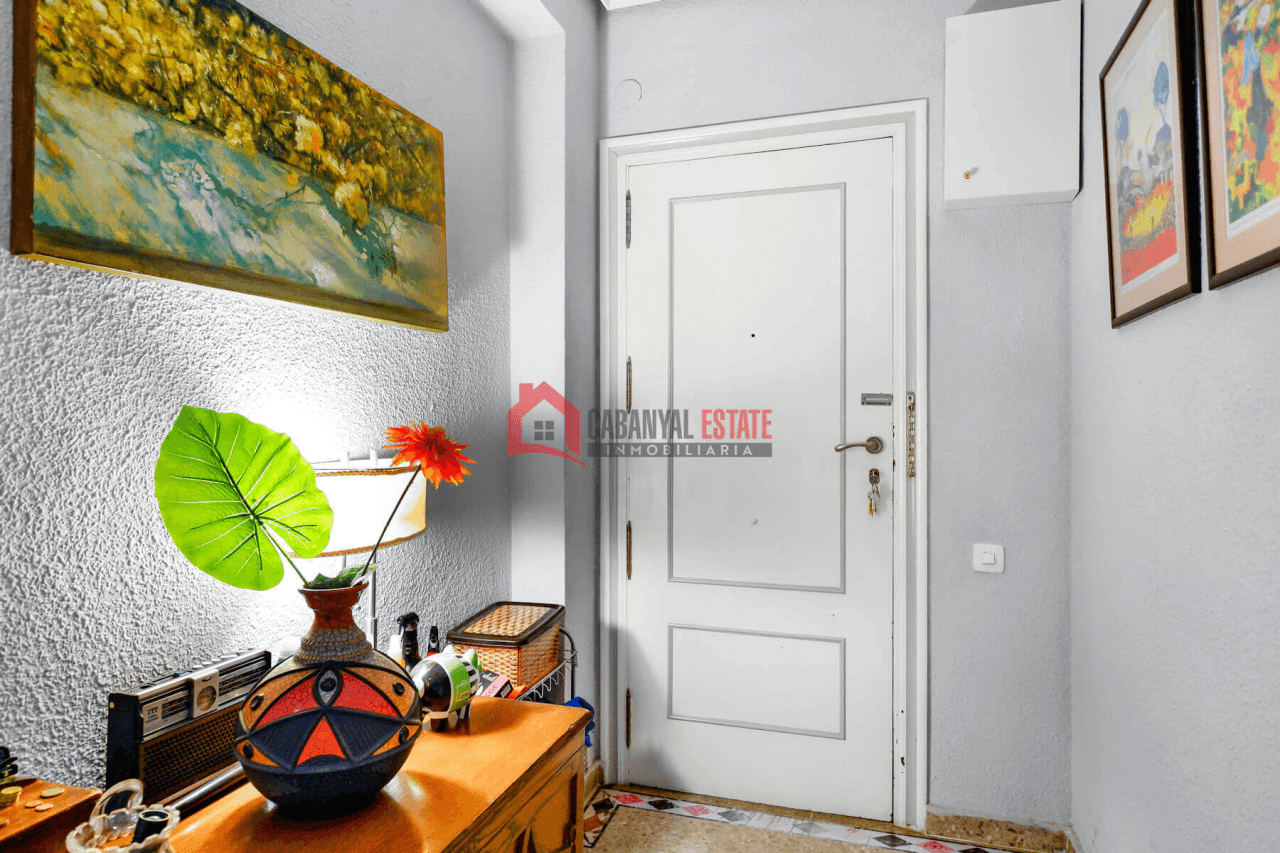Piso frente al Parque del Oeste. Vistas despejadas, 4 hab. ¡Precio Negociable!