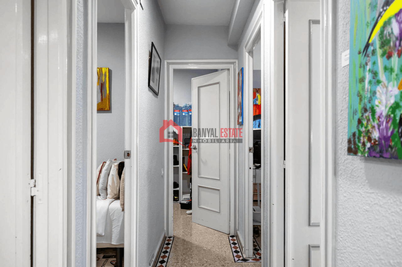 Piso frente al Parque del Oeste. Vistas despejadas, 4 hab. ¡Precio Negociable!