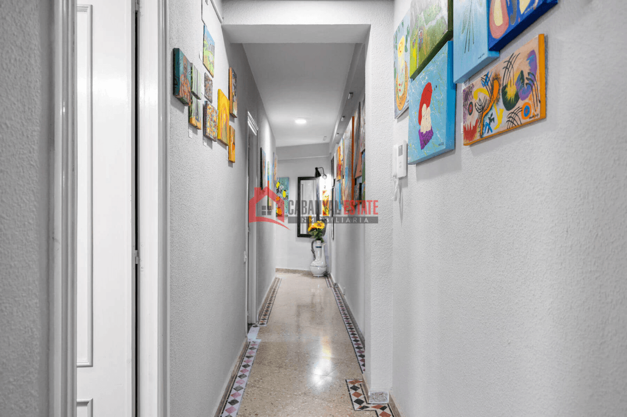 Piso frente al Parque del Oeste. Vistas despejadas, 4 hab. ¡Precio Negociable!
