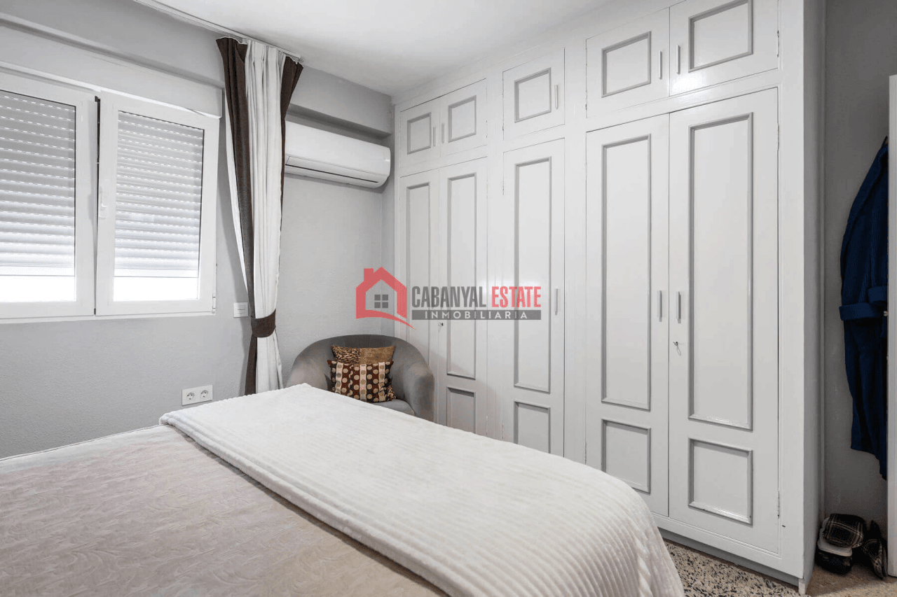 Piso frente al Parque del Oeste. Vistas despejadas, 4 hab. ¡Precio Negociable!