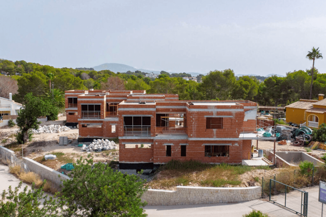 Exclusiva villa de obra nueva con piscina y eficiencia A en Calpe (Gran Sol)