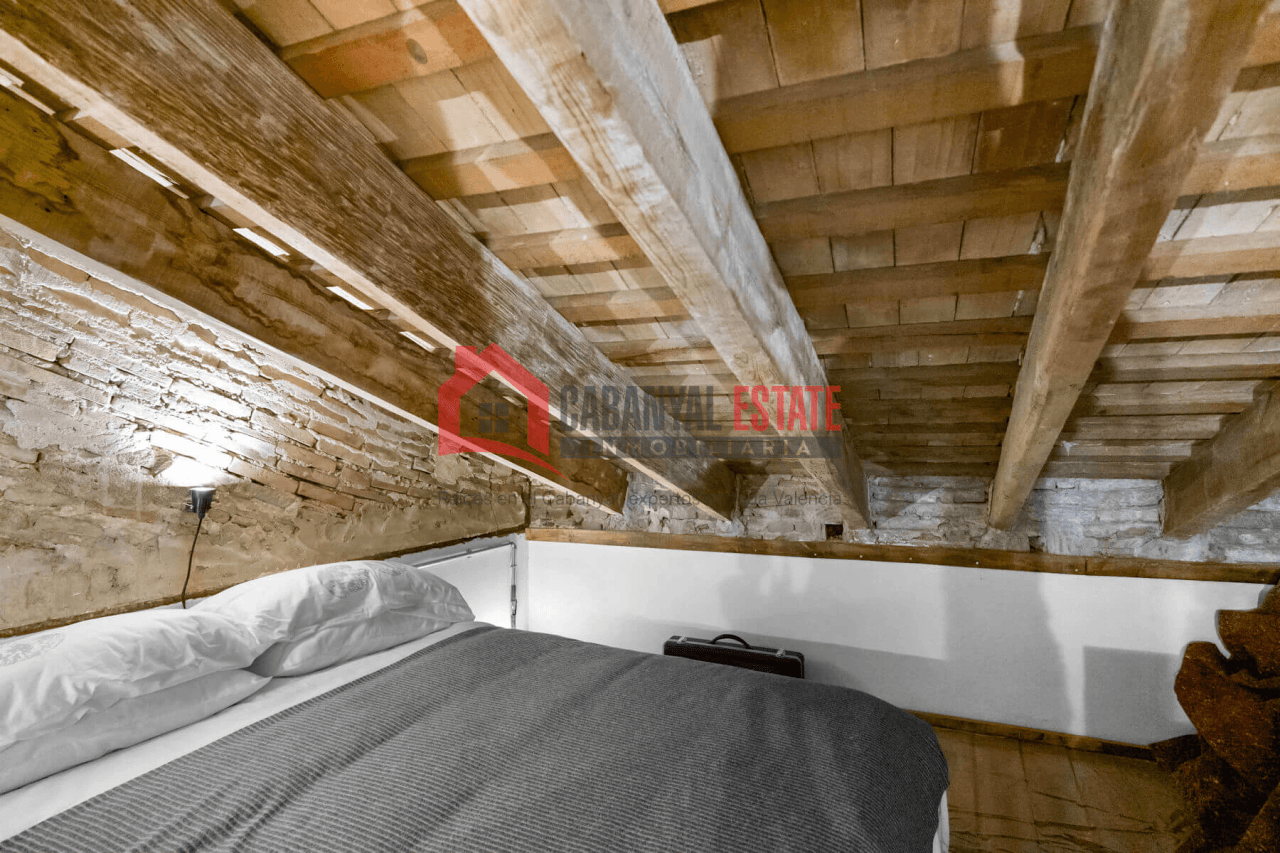 Espectacular piso típico de El Cabanyal reformado con terraza privada y buhardilla