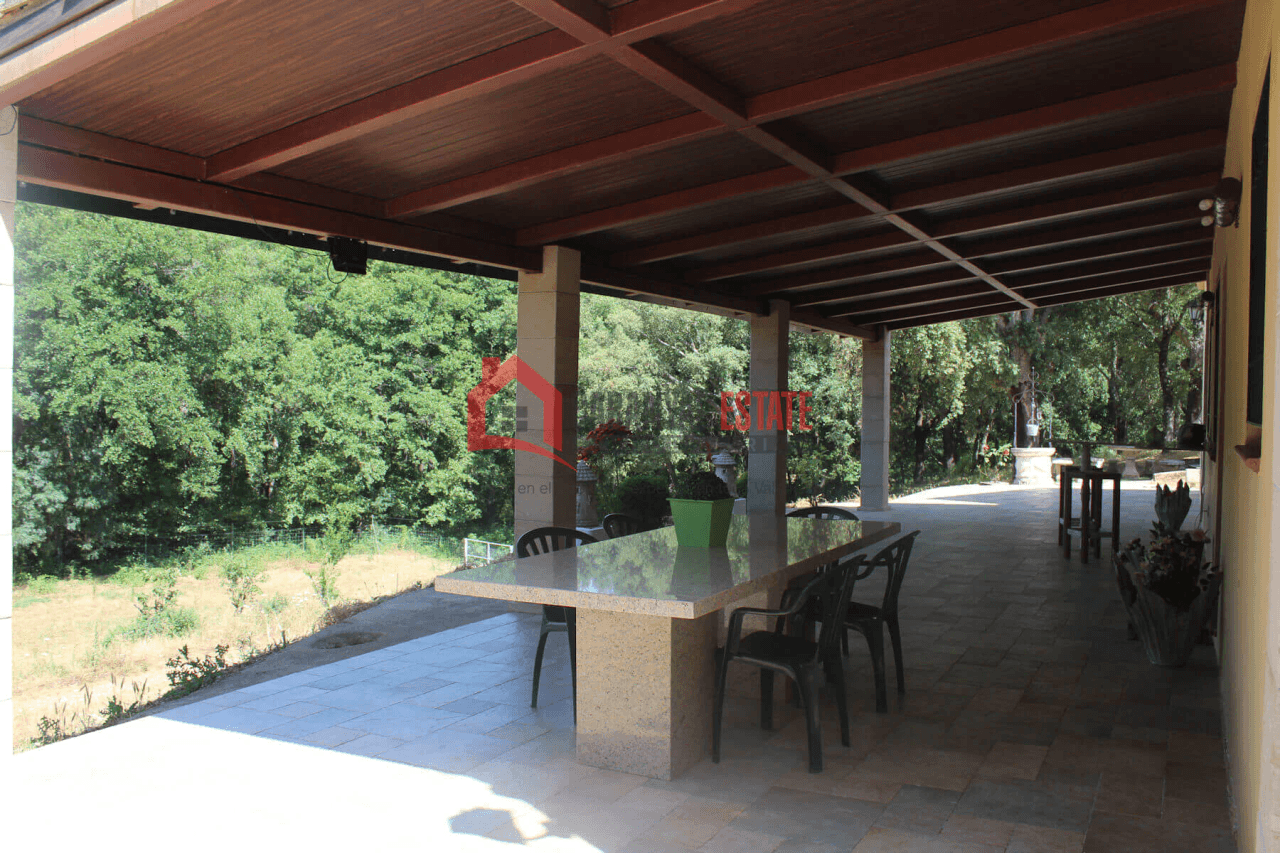 Encantadora finca rústica con chalet en Fuencaliente: Naturaleza, privacidad y confort