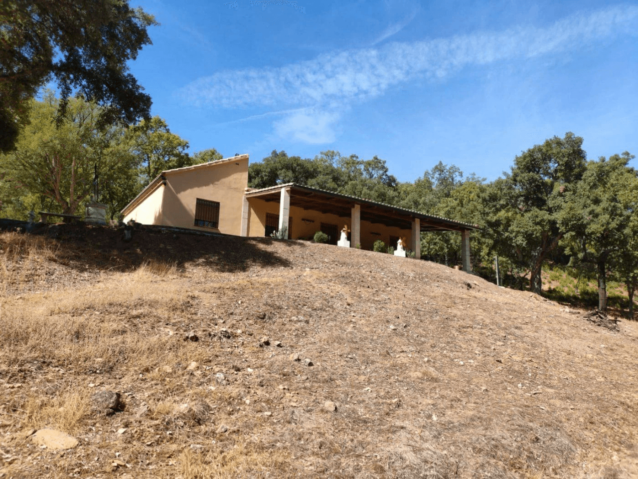 Encantadora finca rústica con chalet en Fuencaliente: Naturaleza, privacidad y confort